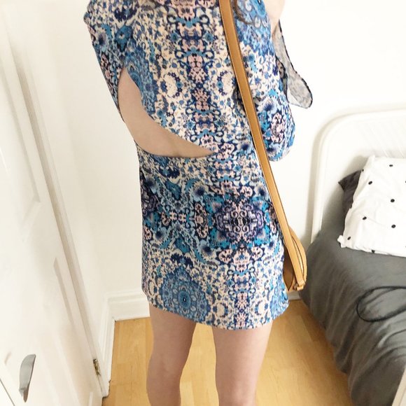 Stunning 70s Bohemian Bell Flare Sleeve Mini Dress - Picture 2 of 7